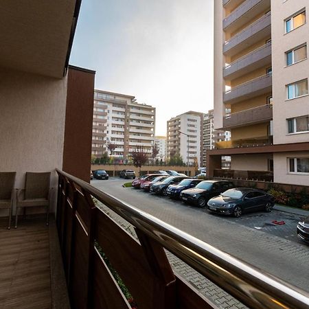 Yan Apartment - Near Mall & Free Private Parking Braşov Exterior foto