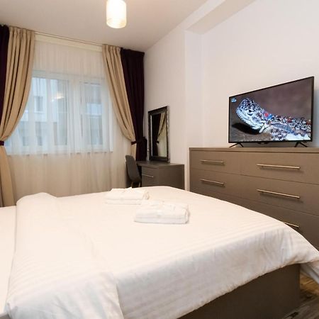 Yan Apartment - Near Mall & Free Private Parking Braşov Exterior foto