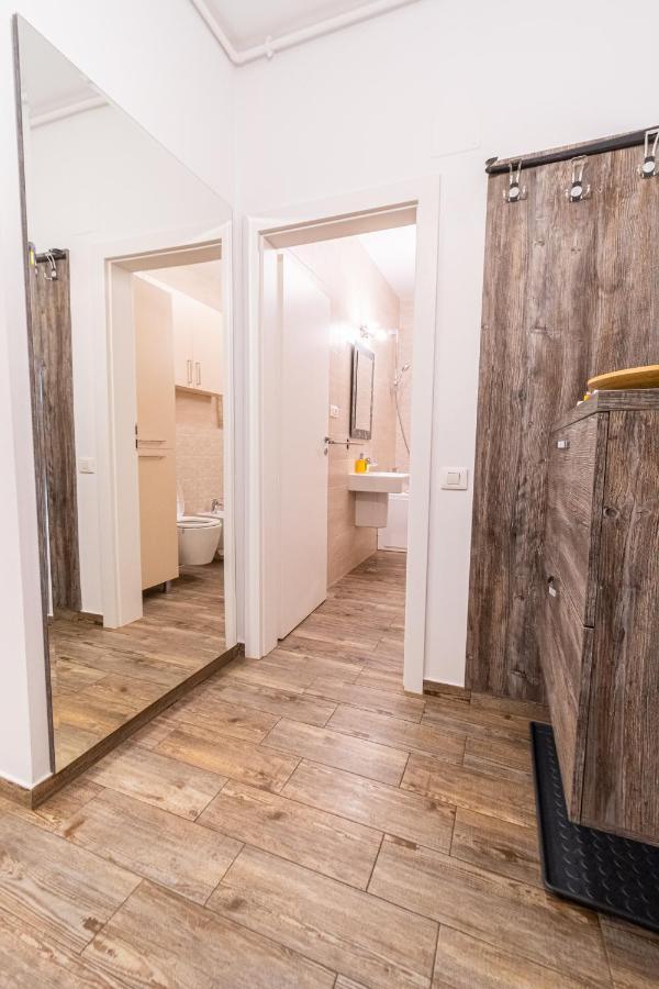 Yan Apartment - Near Mall & Free Private Parking Braşov Exterior foto
