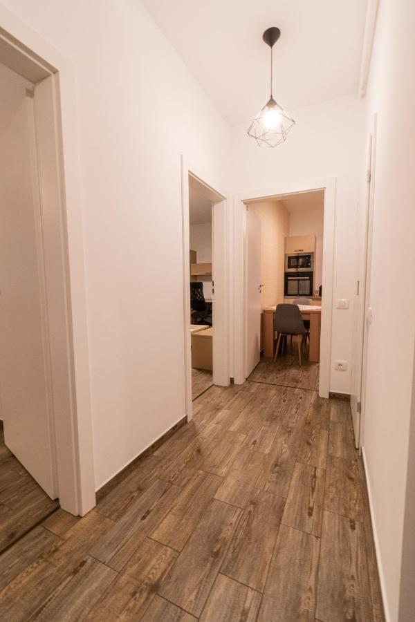 Yan Apartment - Near Mall & Free Private Parking Braşov Exterior foto