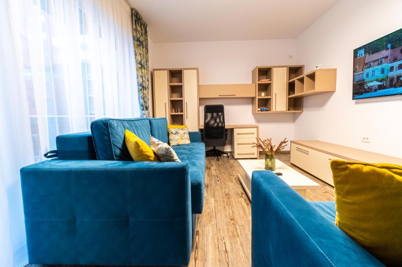 Yan Apartment - Near Mall & Free Private Parking Braşov Exterior foto